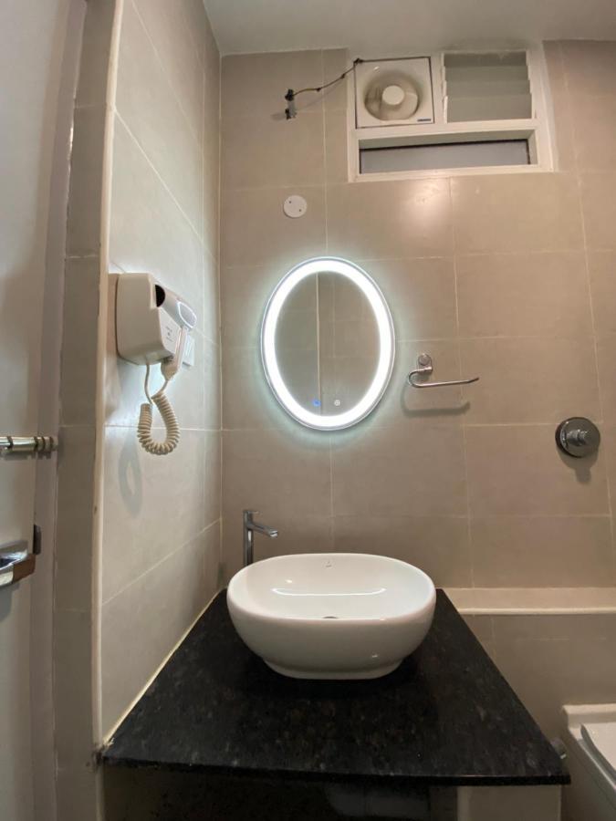 Le Shiv Executive Suite Тхени Экстерьер фото
