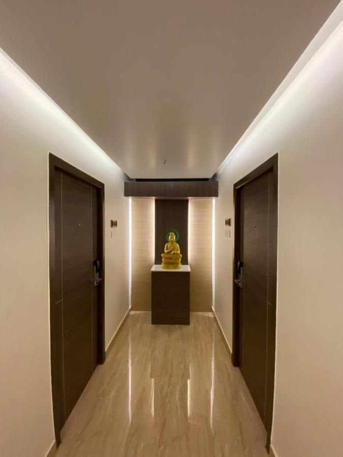 Le Shiv Executive Suite Тхени Экстерьер фото