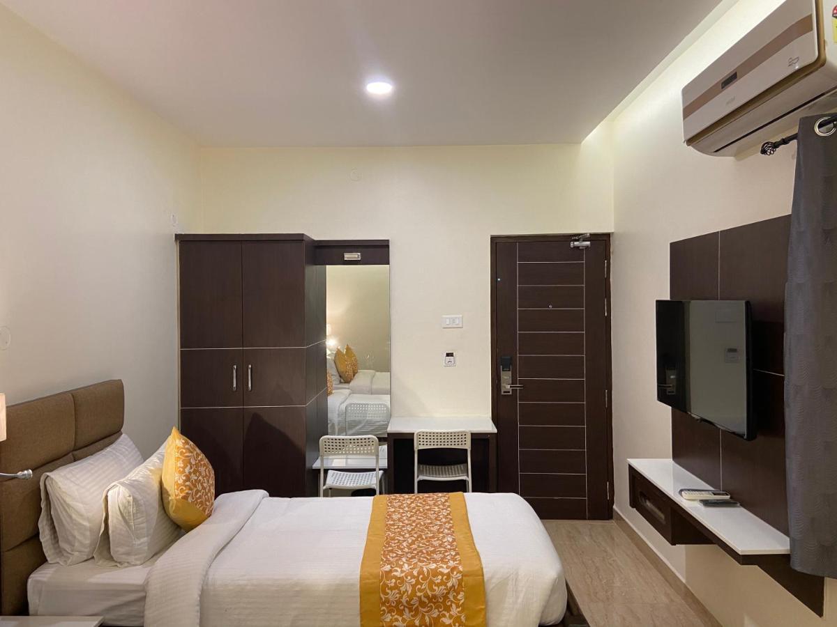 Le Shiv Executive Suite Тхени Экстерьер фото