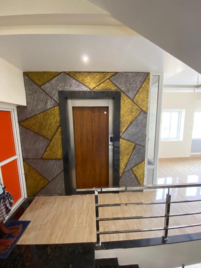 Le Shiv Executive Suite Тхени Экстерьер фото