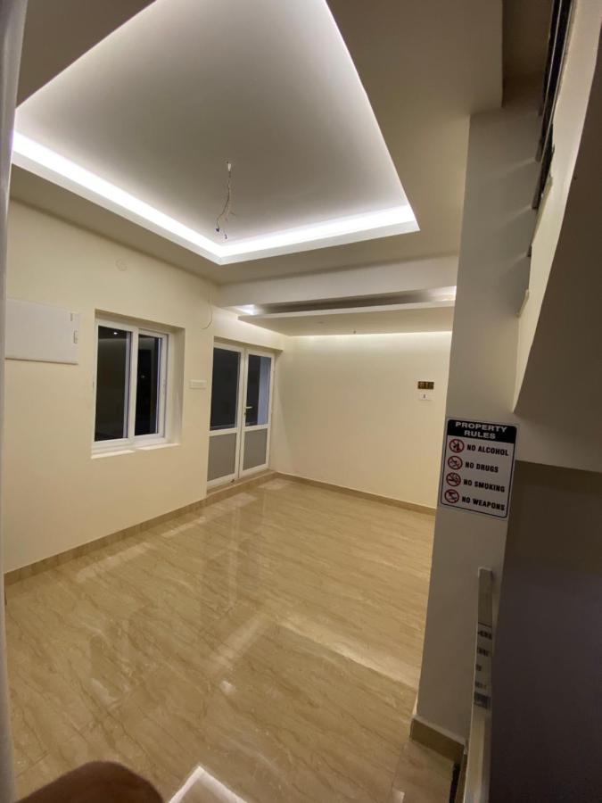 Le Shiv Executive Suite Тхени Экстерьер фото