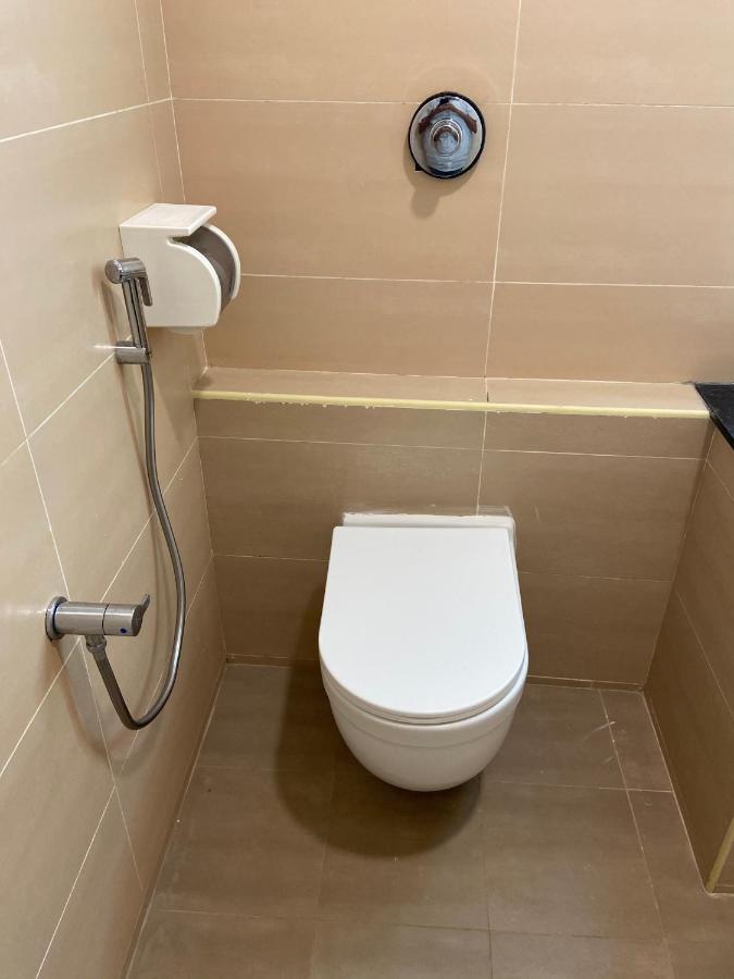 Le Shiv Executive Suite Тхени Экстерьер фото