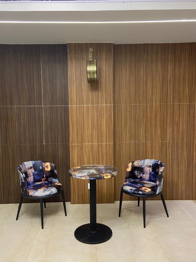 Le Shiv Executive Suite Тхени Экстерьер фото