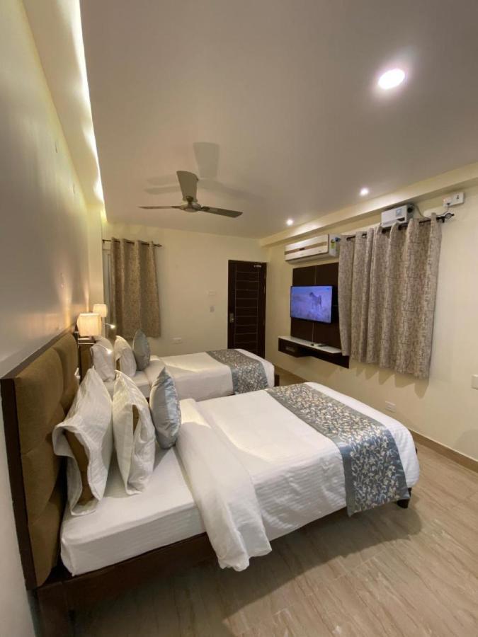 Le Shiv Executive Suite Тхени Экстерьер фото
