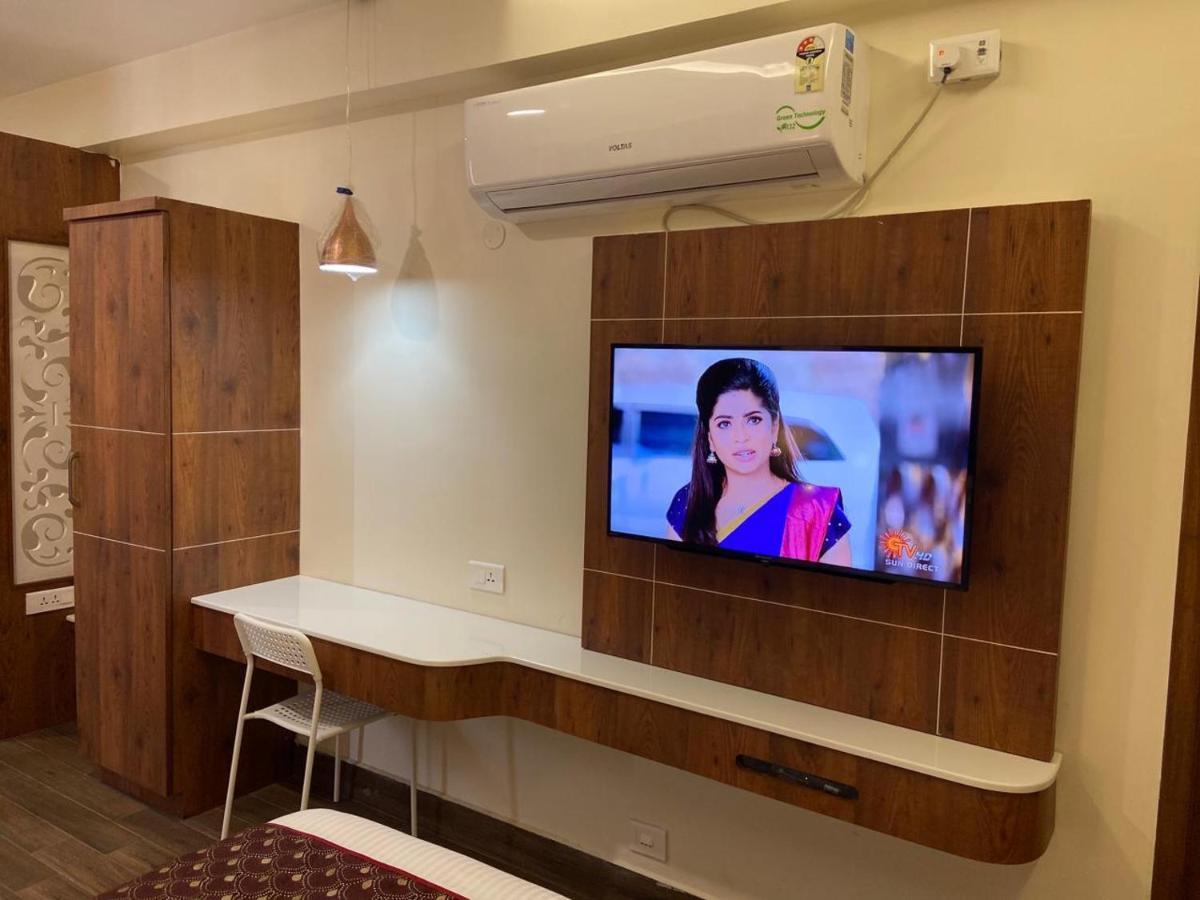 Le Shiv Executive Suite Тхени Экстерьер фото
